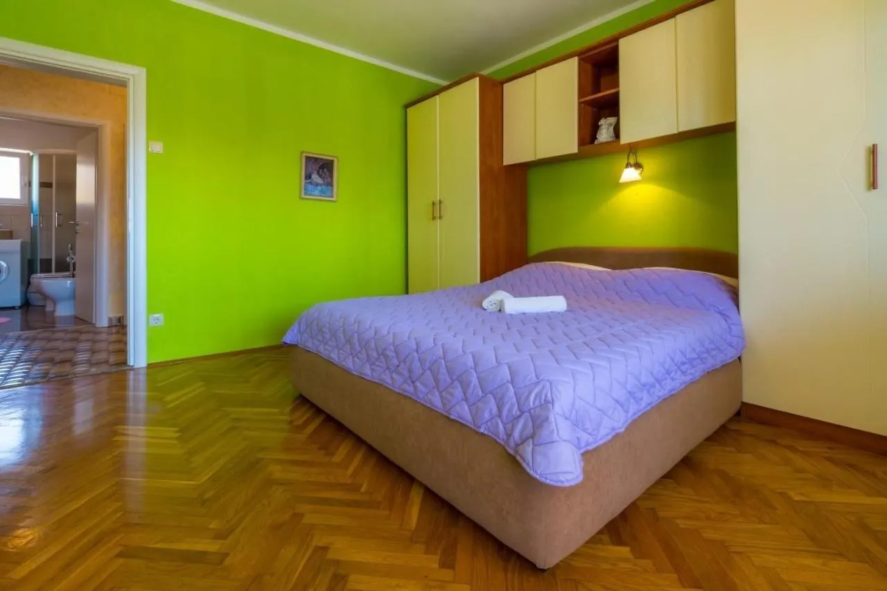 Two-Bedroom Apartment In Crikvenica XI
